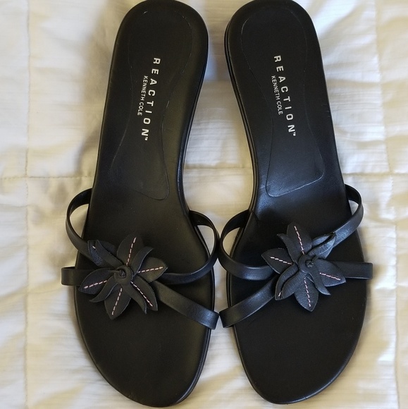 Reaction by Kenneth Treat Yourself sandals - Picture 3 of 6